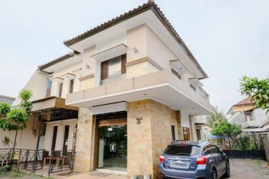 OYO 1509 Candi Panggung Family Guest House Syariah