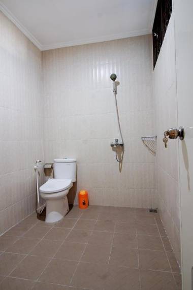 RedDoorz near Sanan Malang