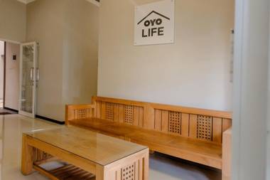 OYO Life 2399 Gerbera House - Kos Putri