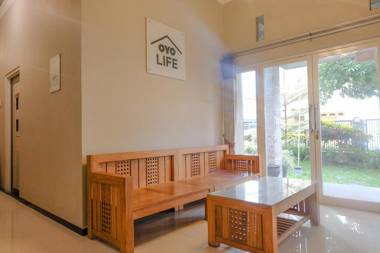 OYO Life 2399 Gerbera House - Kos Putri
