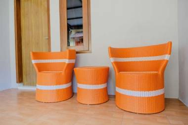 SPOT ON 2368 Dahlia Homestay Family Residence