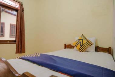 SPOT ON 2368 Dahlia Homestay Family Residence