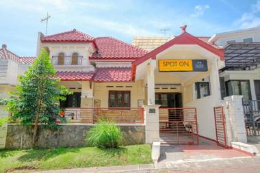 SPOT ON 2749 Tiga Sinar Residence