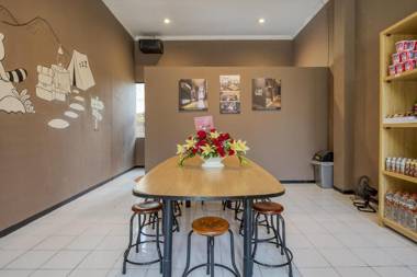 Reddoorz Hostel near Malang Train Station 3