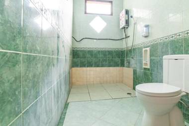 RedDoorz Syariah near Balai Kota Batu