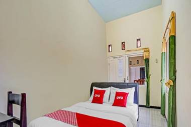 OYO 3298 Bromo Guest House Family