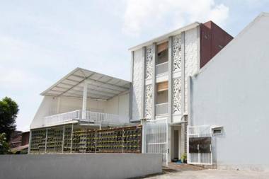 OYO 3350 Cozy Residence Syariah