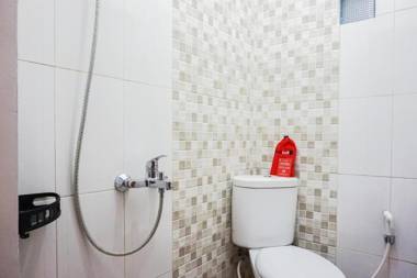 RedDoorz @ Jalan Danau Limboto