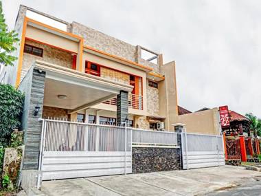 OYO 90383 Avisha Guest House Syariah