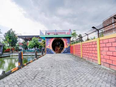 OYO 90303 Cafe & Homestay Kolam Pancing Abah