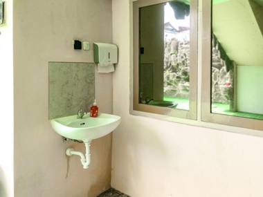 Adisa Homestay Near Saiful Anwar Malang