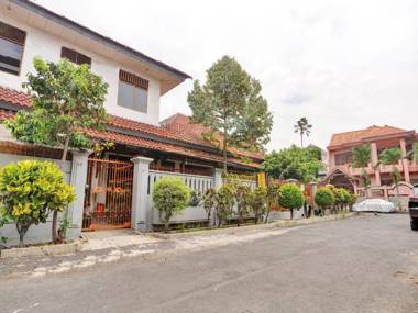 SPOT ON 90539 Taman Borobudur Guest House Syariah