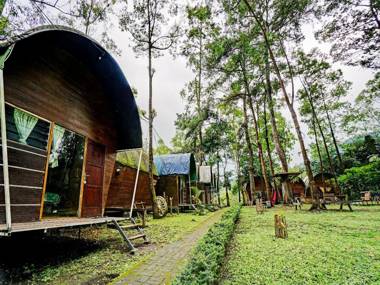 OYO 90474 Caravan Camp