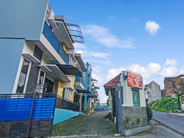 OYO 90950 Forzando House