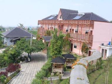 Tulip Guest House and Cafe