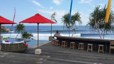 The Palms Ceningan Hotel