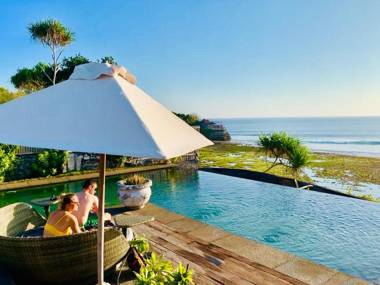 The Palms Ceningan Hotel