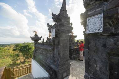Semabu Hills Hotel Nusa Penida