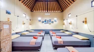 Apit Lawang Villas & Resto