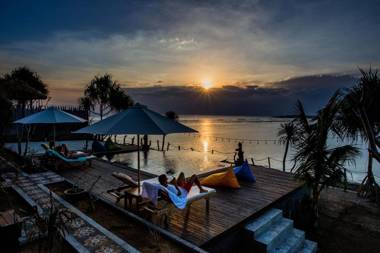 Nusa Veranda Sunset Villas & Restaurant
