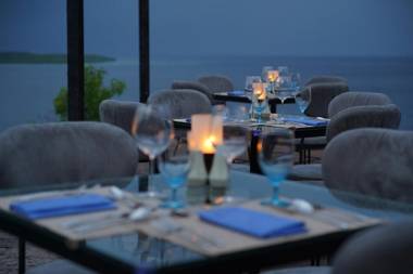 Adiwana Warnakali Resort