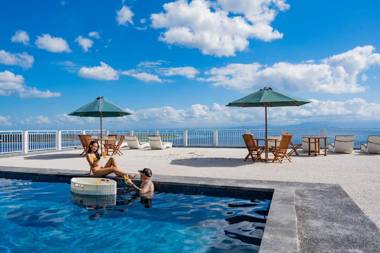 Samuh Sunset Hotel by WizZeLa