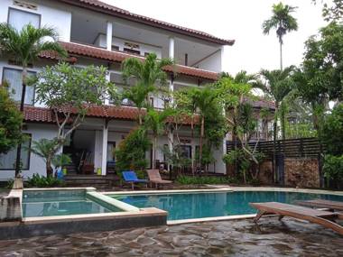 family house hotel kuta