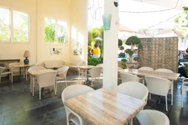 Bali Court Hotel & Apartment