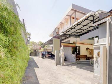 OYO 90376 Rabasta Kuta Residence