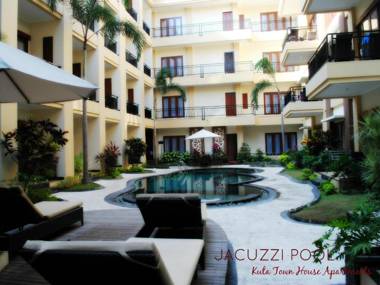 Kuta Townhouse Apartments