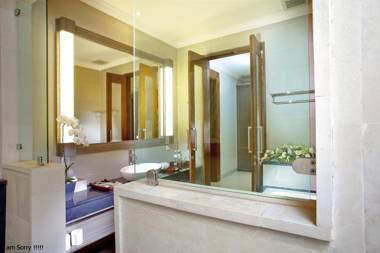 The Banyumas Suite Villa Legian