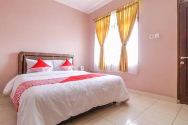 OYO 2456 Purnama House Kuta