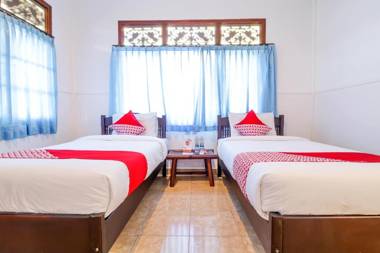 Vaccinated Staff - OYO 1741 Komala Indah Cottages