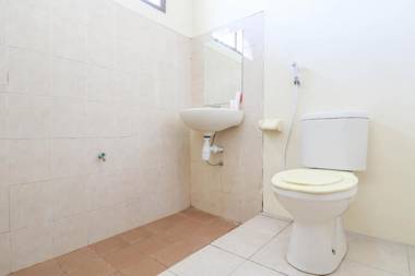 OYO 1654 Maha Bharata Kuta Inn