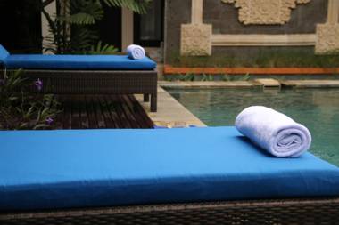 Eddys Cottages & Villa