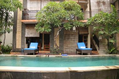 Eddys Cottages & Villa