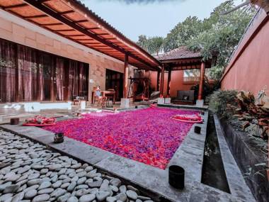 Private pool villas with breakfast in Kuta