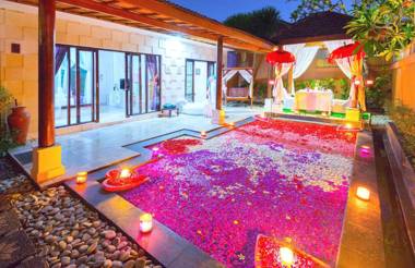 Romantic Private Pool Villa In Kuta