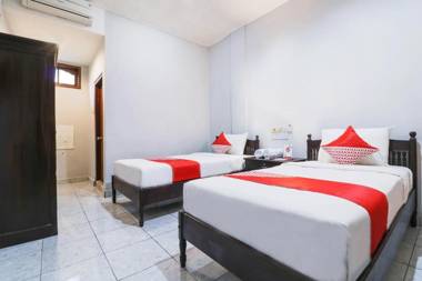 OYO 2411 Taman Mekar Beach Inn 2