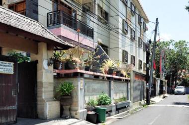 Guest House Tuban Syariah Near Ngurah Rai International Airport