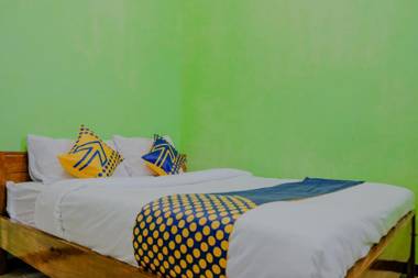 SPOT ON 1759 Family Residence