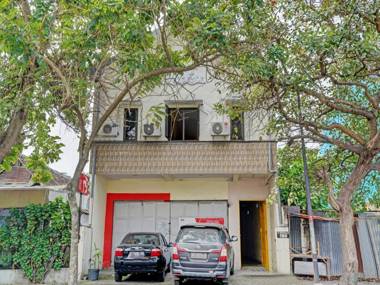 OYO 90234 Dhoho Family Guest House