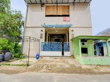 OYO 90725 Zeevanna Guest House Syariah