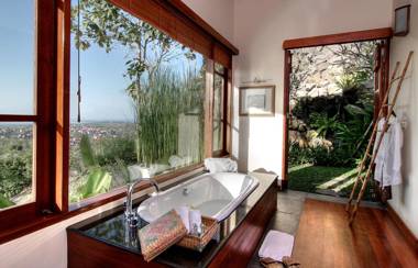 The Longhouse Jimbaran - Bali