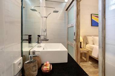 The Point Beach-Front Balangan