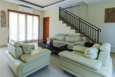 Royal Majesty Villas