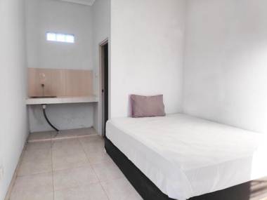 SPOT ON 90962 Sedana House