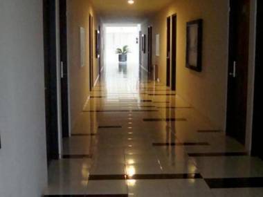 Royal Hotel N' Lounge