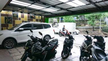 RedDoorz near Pelabuhan Jayapura