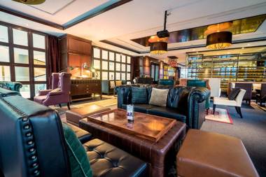 JS Luwansa Hotel & Convention Center